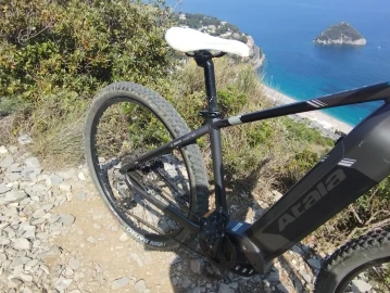 Cicloturismo, Bergeggi: avventura in e-bike e relax in spa