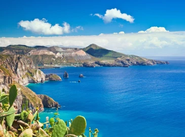 Escursionismo, Sentiero fino alla caldera a Vulcano nelle Isole Eolie