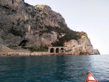 Kayak, Liguria in Kayak: Baia dei Saraceni (Varigotti)