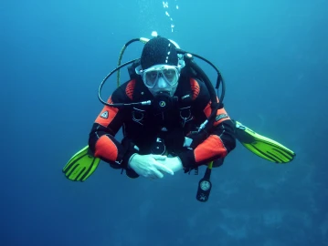 Snorkeling & Diving, Scuba diving at Capo Mortola
